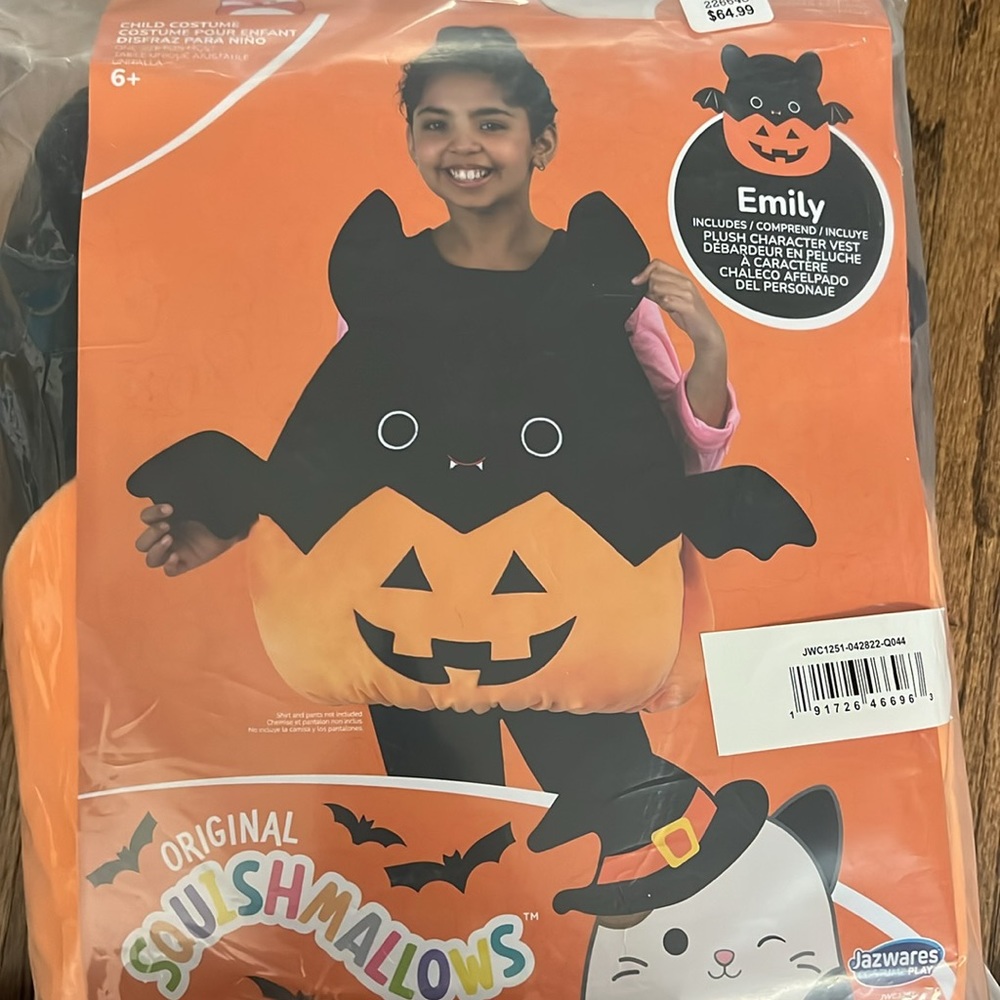 Squishmallows Emily Pumpkin Costume the Bat NWT age 6+ - Picture 2 of 3